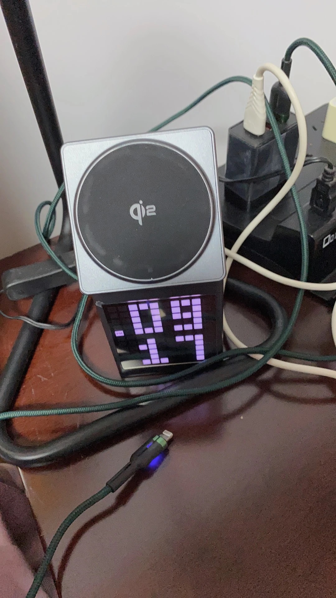 QI2 다기능 6in1 마그네틱 무선 충전기, 블루투스 스피커, 전자시계 photo review